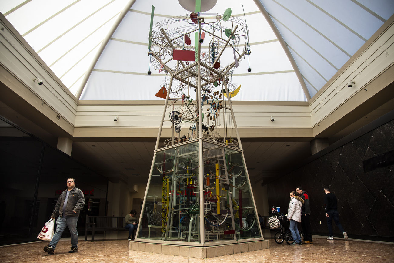 Salmon Run Mall gizmo has mesmerized patrons since 1986